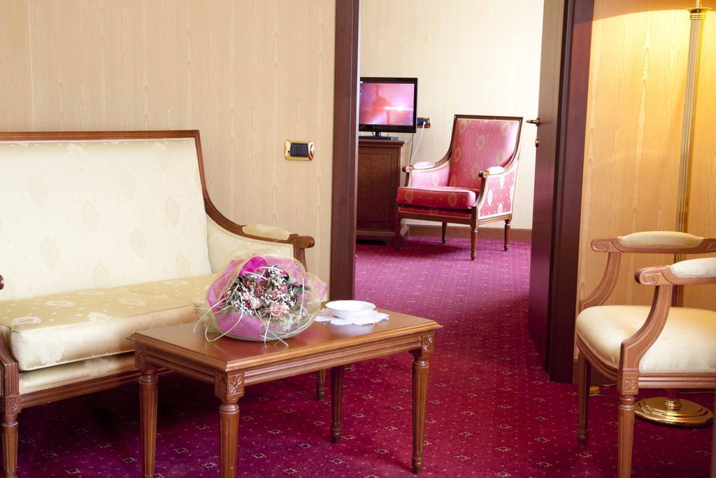 Hotel Jolly Castrovillari Værelse billede